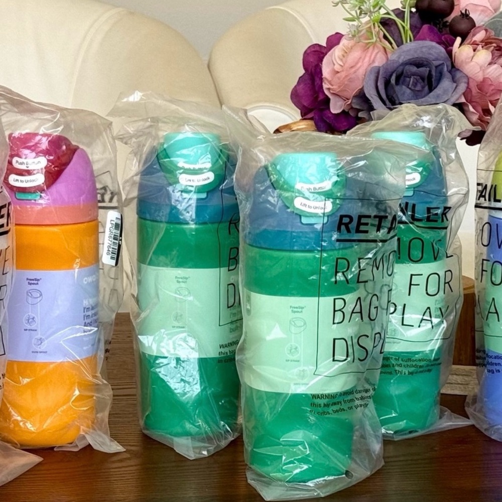 Owala 16oz freesip. Vibrant Reusable Water Bottles Set